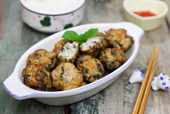 Chả ốc phải làm thế này mới đúng kiểu giòn ngon mà không tanh các mẹ ơi - Ảnh 1.