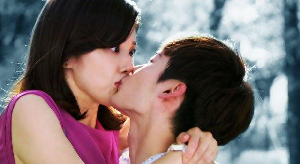 Lần đầu tiên hôn bạn trai, tôi suýt ngất vì điều này - Ảnh 2.