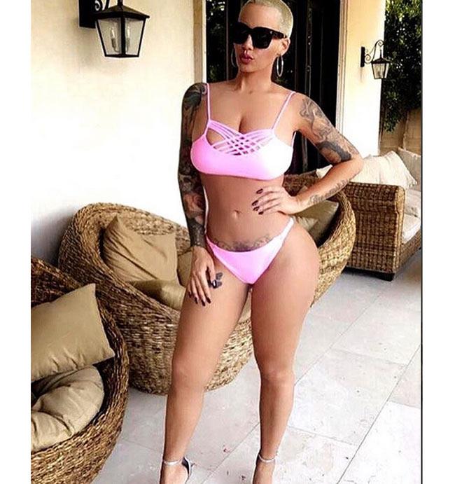 Dù cả hình thể, lẫn gương mặt thay đổi rất nhiều nhưng Amber Rose chưa từng thừa nhận mình đã động 