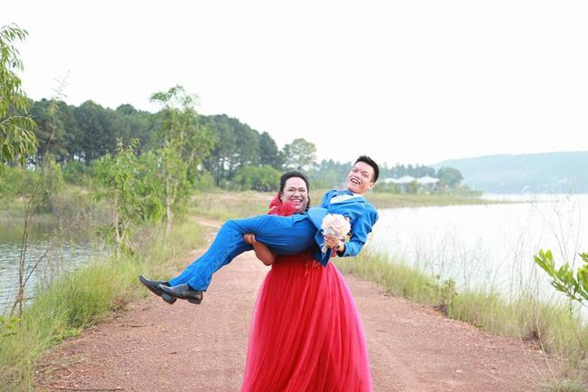 3 cap doi yeu nhau bat chap ngoai hinh khien dan mang day song - 3