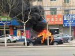Trung Quốc: 2 đứa trẻ bị bỏ lại trong xe dùng bật lửa thiêu rụi cả chiếc Audi A6