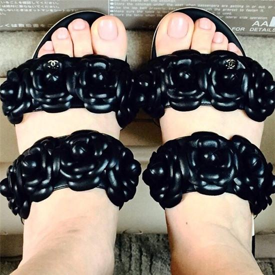 ho ngoc ha khoe mat kinh sieu la va loat phu kien "chat choi" - 9