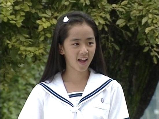 Moon Geun Young bắt đầu sự nghiệp từ những đoạn phim quảng cáo thương mại khi 12 tuổi, sau đó tham gia phim tài liệu 