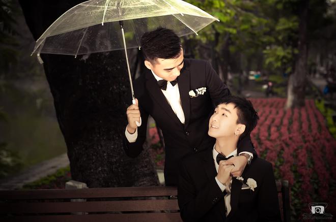 Cặp đôi đồng tính nam yêu nhau xuất phát từ yêu cầu của một nữ đạo diễn - Ảnh 4.