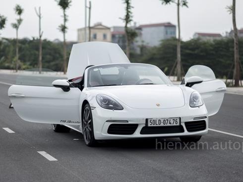 Cận cảnh Porsche 718 Boxster giá 4,5 tỉ đồng tại Việt Nam