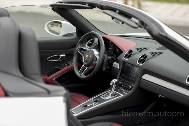 Cận cảnh Porsche 718 Boxster giá 4,5 tỉ đồng tại Việt Nam - Ảnh 11.