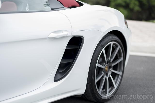 Cận cảnh Porsche 718 Boxster giá 4,5 tỉ đồng tại Việt Nam - Ảnh 7.