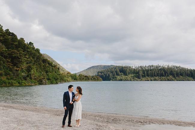 Tình yêu rượu gạo Soju không cưa cũng đổ với soái ca Hàn và hôn lễ đậm chất Việt cùng nón lá và hoa đá - Ảnh 4.