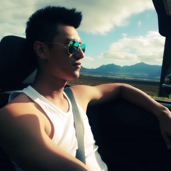 “Hậu Duệ Mặt Trời” Đài Loan được khen đẹp hơn Song Joong Ki - Ảnh 1.