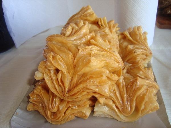 Argentina: Pastelitos - Thường được ăn vào ngày Độc lập của Argentina, pastelitos là bánh nướng với nhân mộc qua hoặc khoai lang, rán giòn và phủ lên trên một chút hạt đường trang trí. (Ảnh: Sebastian Bassi / Flickr)