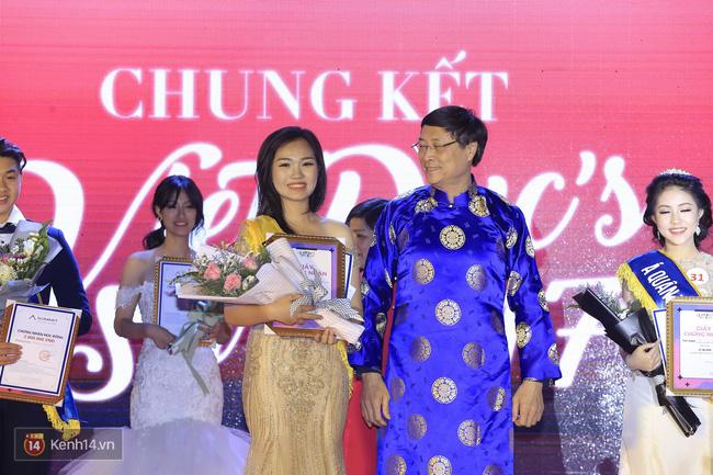 Nhan sắc xinh đẹp của nữ sinh 17 tuổi vừa đăng quang Ngôi sao Việt Đức - Ảnh 1.