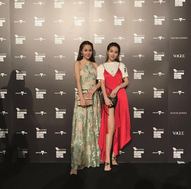 Cặp sinh đôi xinh đẹp với cuộc sống sang chảnh được ví như Kardashian của Trung Quốc - Ảnh 6.