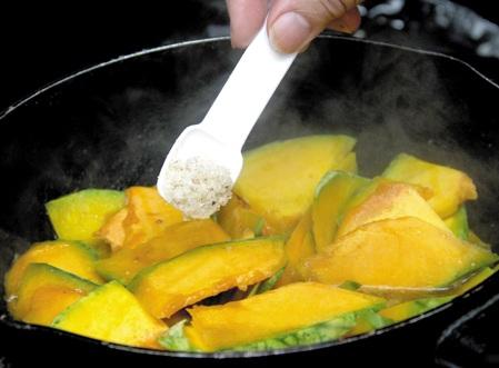 Cách dùng các loại gia vị an toàn khi nấu ăn - Ảnh 1.