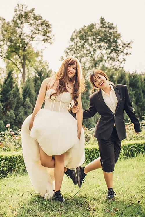 9x bat chong mac vay cuoi, ket qua “cam nin” vi chu re con xinh hon ca co dau - 8