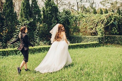 9x bat chong mac vay cuoi, ket qua “cam nin” vi chu re con xinh hon ca co dau - 10