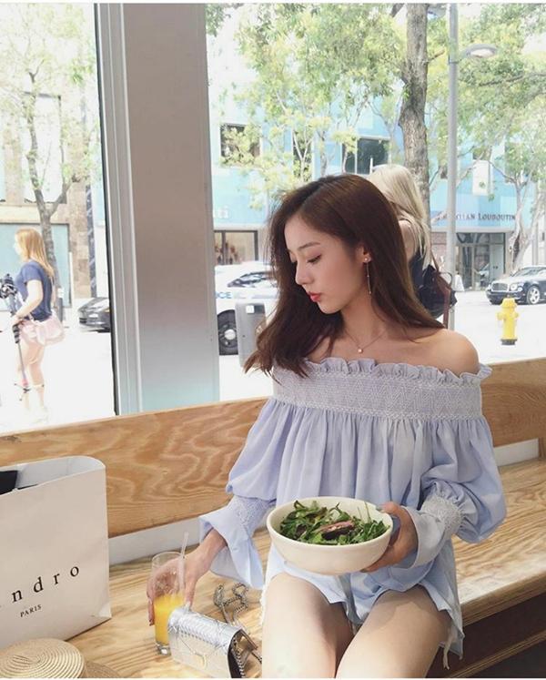 Phát sốt nhan sắc xinh đẹp thân hình hoàn hảo của mĩ nhân bùn đất