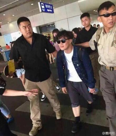 Chỉ vì góc chụp hại não, dàn sao nam Hoa ngữ trở thành ảnh xấu vẽ hỏng ai cũng cười ngất-10