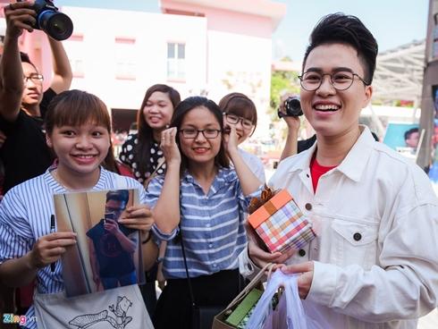 Tác giả 'Ông bà anh' Lê Thiện Hiếu: 'Tôi đang tích lũy tiền để phẫu thuật chuyển giới'