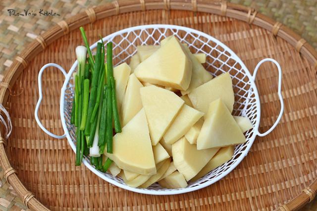 Cách loại bỏ độc tố ở măng tươi - Ảnh 1.