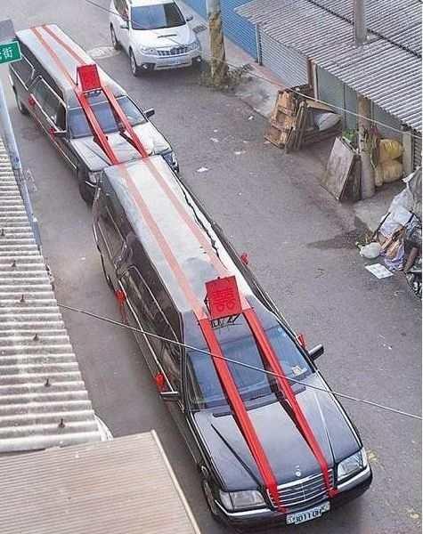 khong do noi nhung dam cuoi ki la nhat tq: don dau bang xe tang, chu re mac vay cuoi... - 11