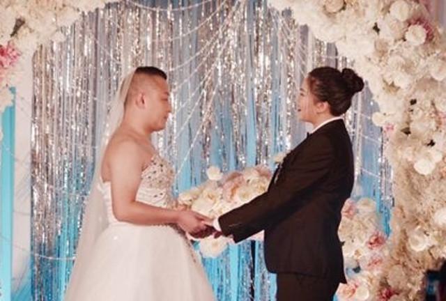 khong do noi nhung dam cuoi ki la nhat tq: don dau bang xe tang, chu re mac vay cuoi... - 1