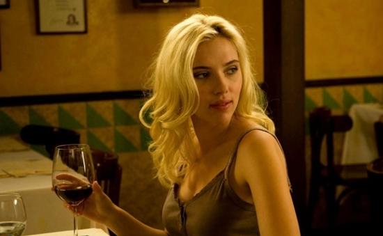 Vai diễn Christina của Scarlett Johansson trong 'Vicky Cristina Barcelona' là một cô gái phóng khoáng và nồng nhiệt.