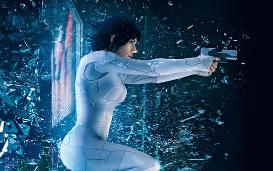 Vào vai một cô nàng Robot trong 'Ghost in the shell', Scarlett Johansson vẫn không quên phô diễn đường cong trong bộ trang phục tàng hình.