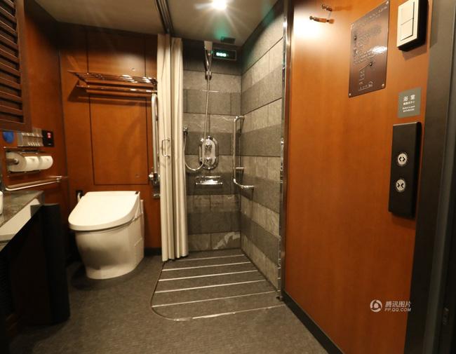 Khung cảnh xa hoa bên trong khách sạn 5 sao di động trên đường ray Nhật Bản - Ảnh 10.