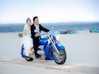 Cặp đôi 14 năm đèo nhau bằng xe máy thay vì xế hộp và hôn lễ kỳ công đẹp long lanh tại biển Phan Thiết