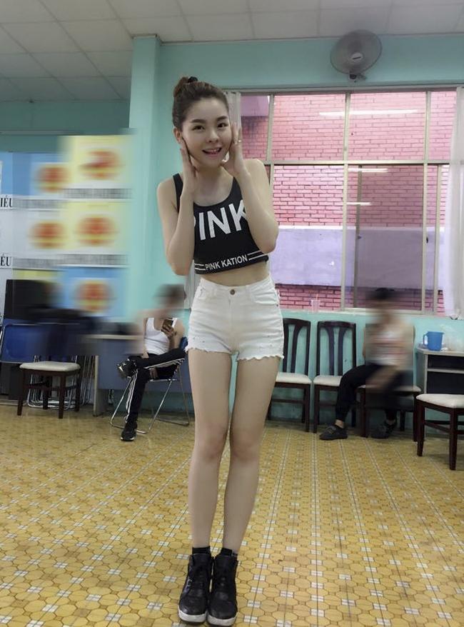 khong ngo nhung my nhan hat hoi cho lai "nong mat" muc nay hinh anh 12