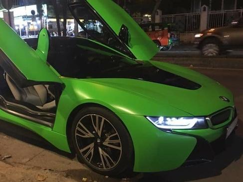 Hàng hot BMW i8 màu lạ của tay chơi Sài thành