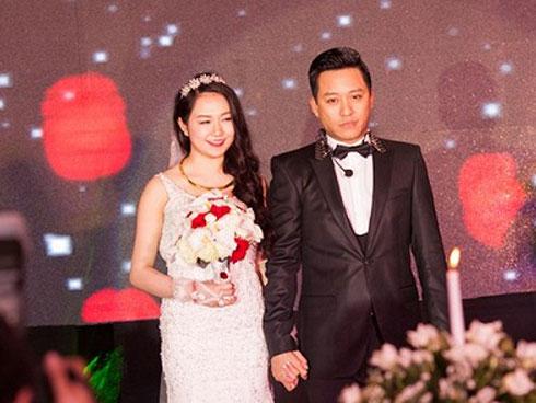 Kỷ niệm 3 năm ngày cưới, Tuấn Hưng lại tỏ tình ‘anh yêu em và chỉ mình em thôi’ gửi tới vợ