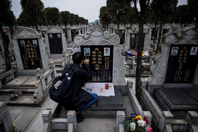 Đào trộm tử thi, cho kết hôn với người chết ở Trung Quốc - Ảnh 1.