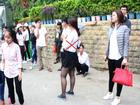 Giỗ Tổ 2017: Nhiều thiếu nữ mặc váy ngắn bị cấm lên Đền bái Tổ