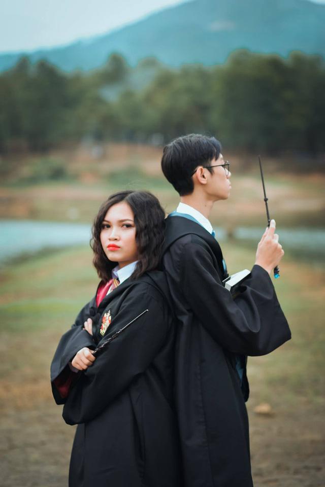 Chán kiểu bao cấp, học sinh Hải Phòng lại chụp ảnh kỷ yếu theo phong cách Harry Potter - Ảnh 10.