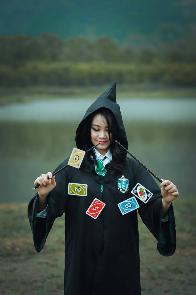 Chán kiểu bao cấp, học sinh Hải Phòng lại chụp ảnh kỷ yếu theo phong cách Harry Potter - Ảnh 7.