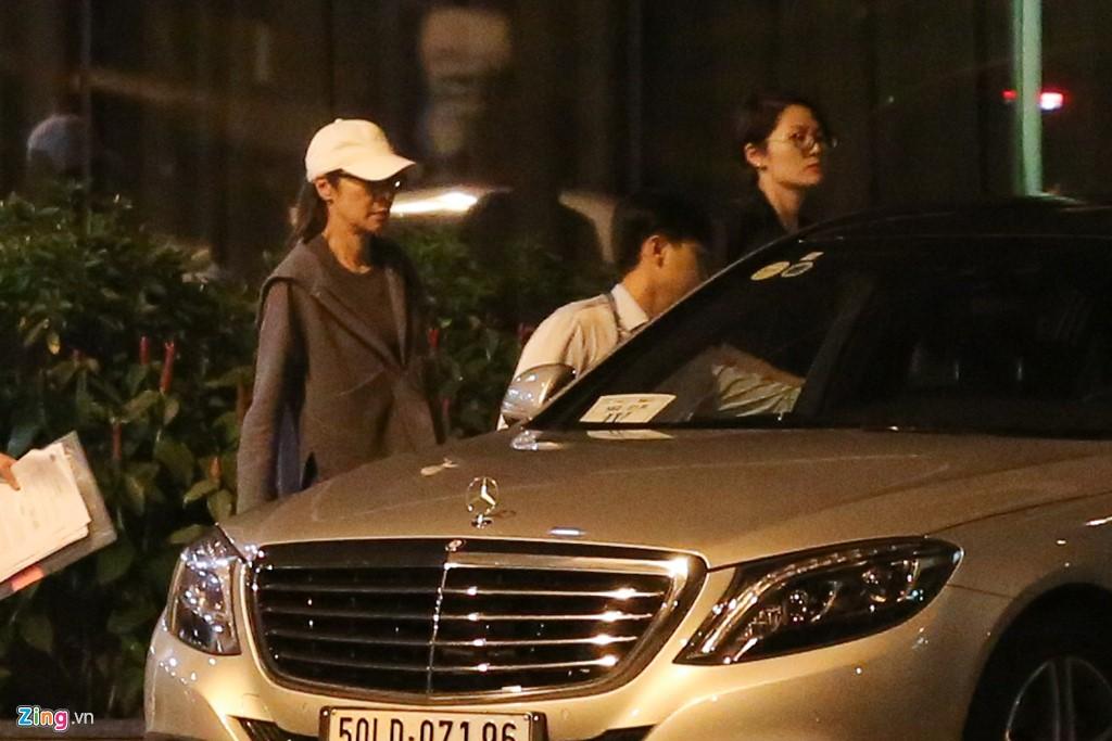 Duong Tu Quynh bat ngo toi TP.HCM luc 2h sang hinh anh 7