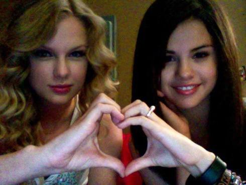 Hollywood đầy thị phi, nhưng những tình bạn đẹp này vẫn bền vững suốt nhiều năm!