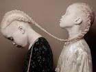 Vẻ đẹp lạ của cặp chị em song sinh bị bạch tạng gây xôn xao ngành công nghiệp thời trang Brazil