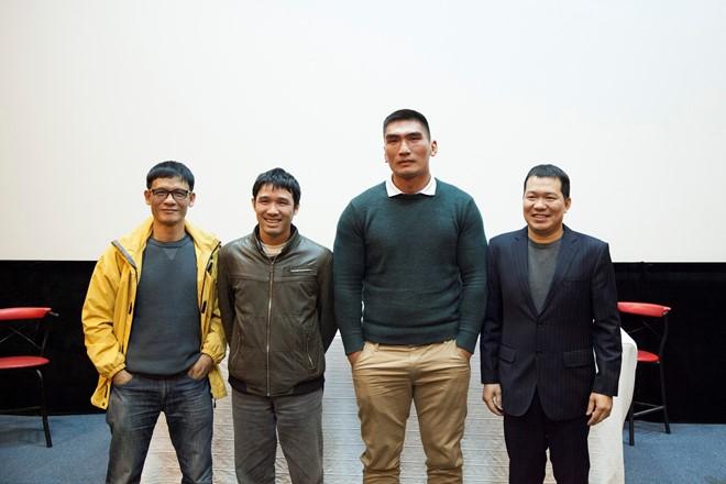 Dao dien ‘Cha cong con’ buc xuc, tra lai bang khen Canh dieu vang hinh anh 2