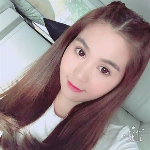 Ngọc Trinh lái siêu xe 12 tỷ đưa mẹ kế đi mua sắm - 06