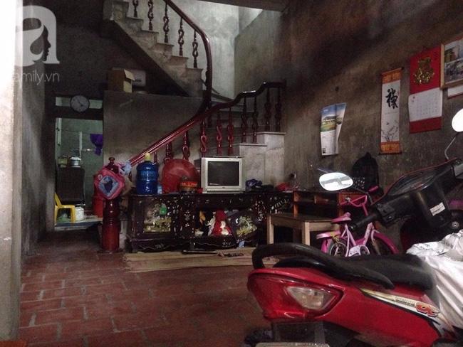 Nhân chứng kể lại giây phút người mẹ ôm con 5 tuổi bị chồng đâm tử vong chạy ra ngoài cầu cứu - Ảnh 7.