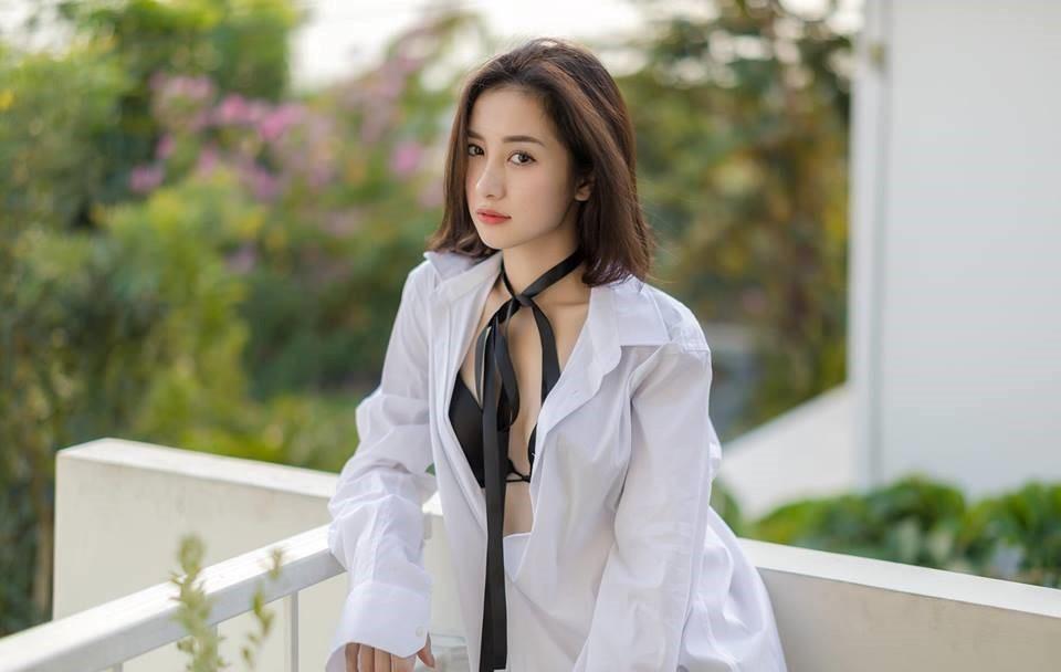 Nhan sắc gợi cảm của hot girl 9X vừa ẵm giải Cánh diều vàng 2017-2