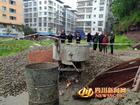 Trung Quốc: Hai bé gái 3 tuổi chết thảm sau khi trèo vào máy trộn bê tông và ấn nút khởi động