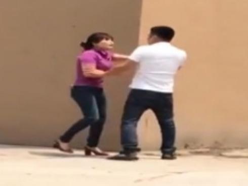 Vợ đánh ghen sau khi bắt gặp chồng dẫn người tình vào nhà nghỉ