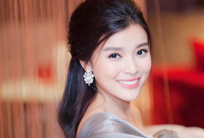 dung nhan co gai mien tay bi tu choi len san khau vi ho qua bao hinh anh 6