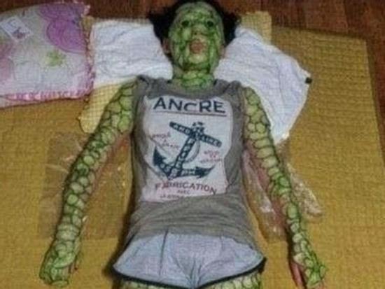 Tuyệt chiêu chơi với… dưa chuột của hotgirl