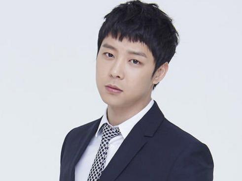 JYJ Yoochun bất ngờ thông báo kết hôn sau hàng loạt bê bối quấy rối tình dục