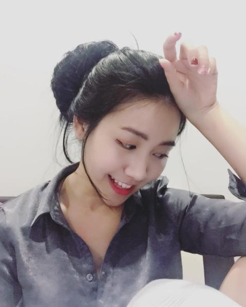 Hiếm lắm mới có cô nàng không phồng má, chu môi, ảnh nào cũng cười tươi xinh cực! - Ảnh 13.