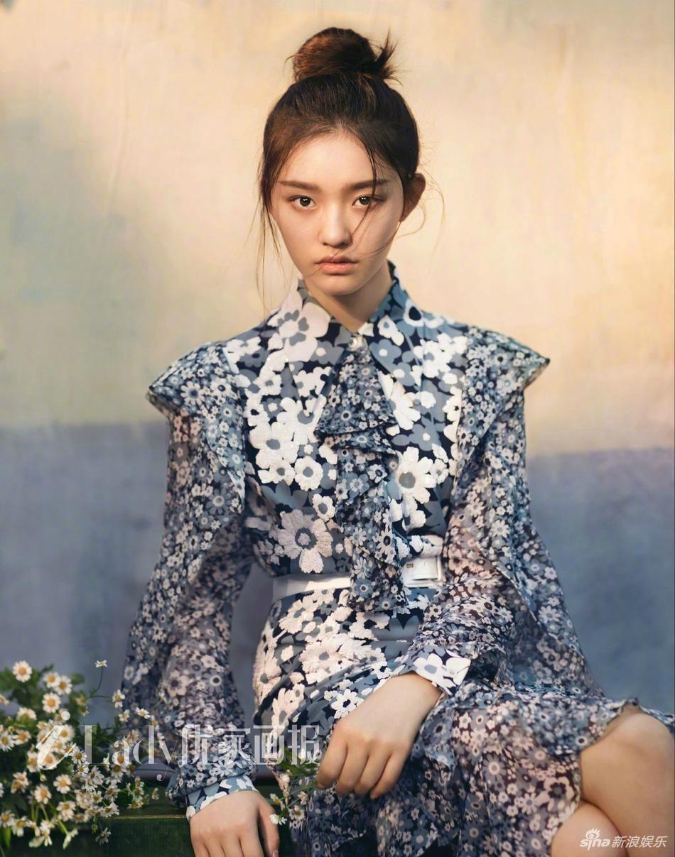 Giai nhan Hoa ngu giam nhiet dau he bang toc bui hinh anh 4